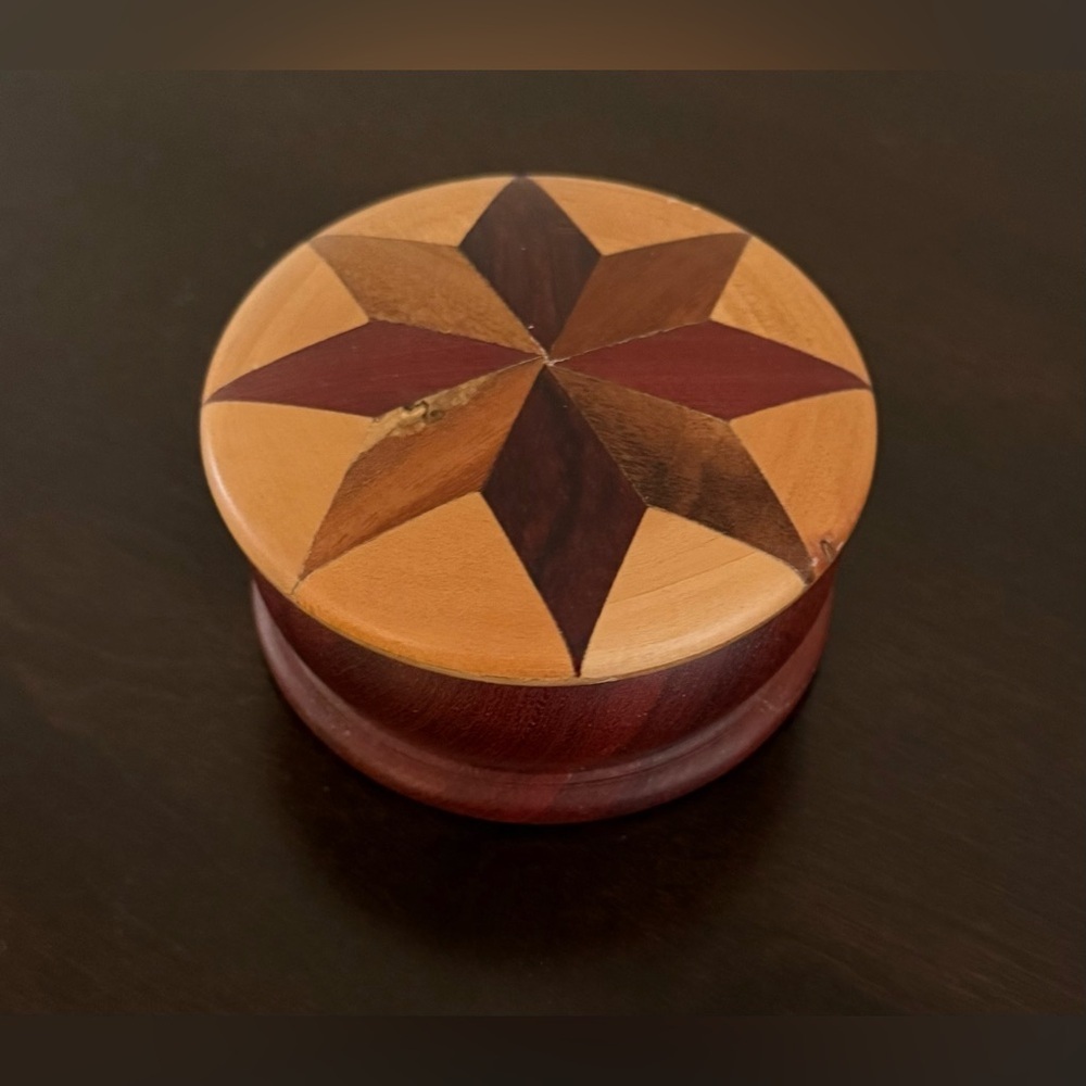 Decorative Inlay Wooden Trinket Box | Vintage Star Inlay Round   Keepsake Box - Picture 2 of 3